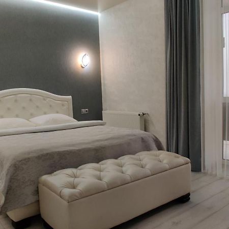 Yarovytsya Vip In The Center Apartment Lutsʼk Exterior foto