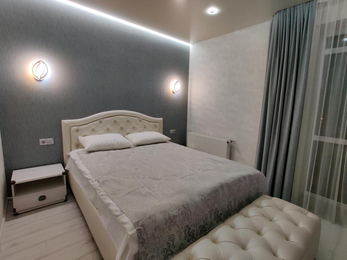 Yarovytsya Vip In The Center Apartment Lutsʼk Exterior foto